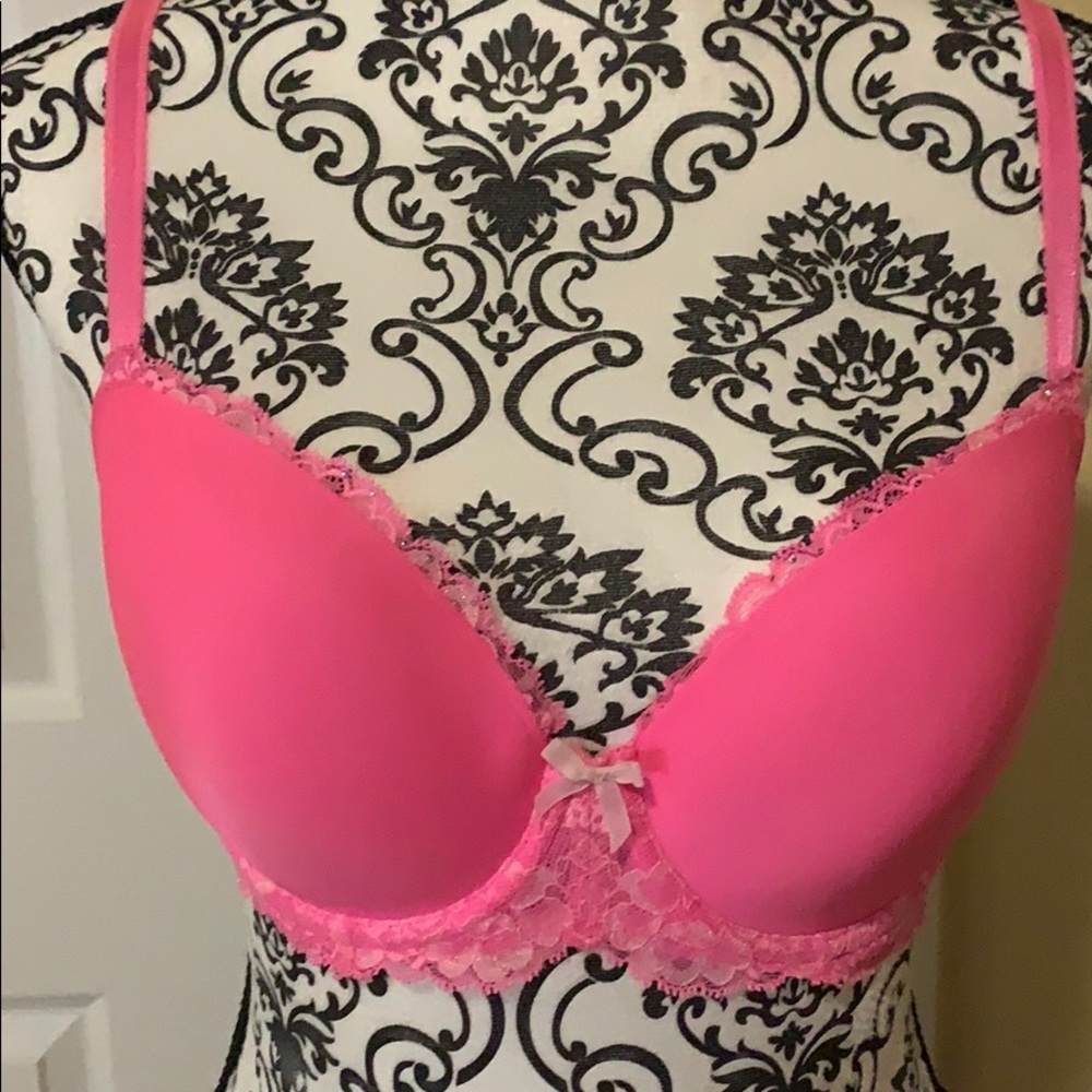 VS Dream Angels 32DD lined Demi lace trim bra
